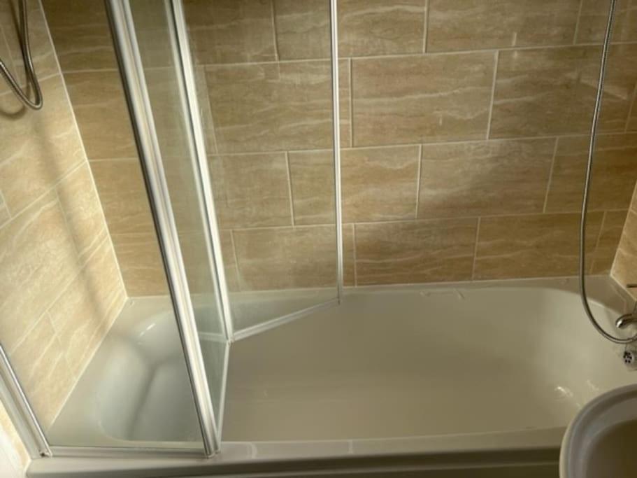 3 Bedroom Mid Terraced House Grays